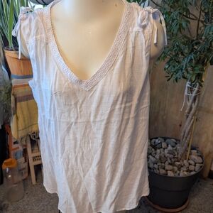 NWT Counterparts Sleeveless Tie Shoulders Vneck Rayon Poly Ltwt Top Med